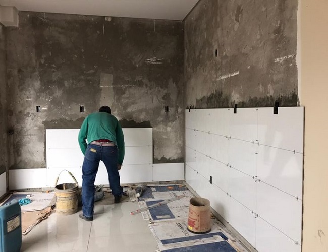 تركيب سيراميك أرضيات - معلم تركيب سيراميك بالاحساء تركيب سيراميك أرضيات - معلم تركيب سيراميك بالاحساء